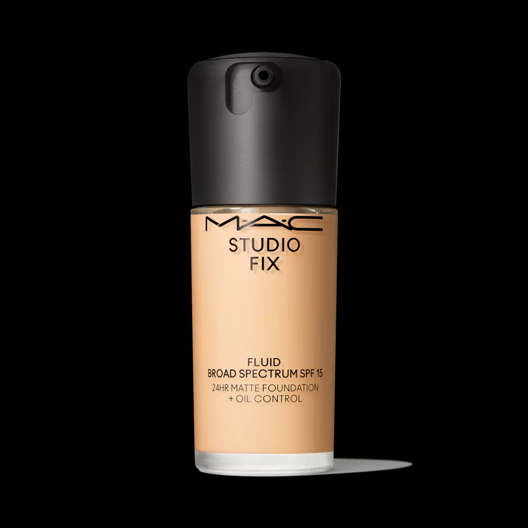 M.A.C - NC15 - Studio Fix Fluid SPF 15 - Soft Matte Foundation With Hyaluronic Acid