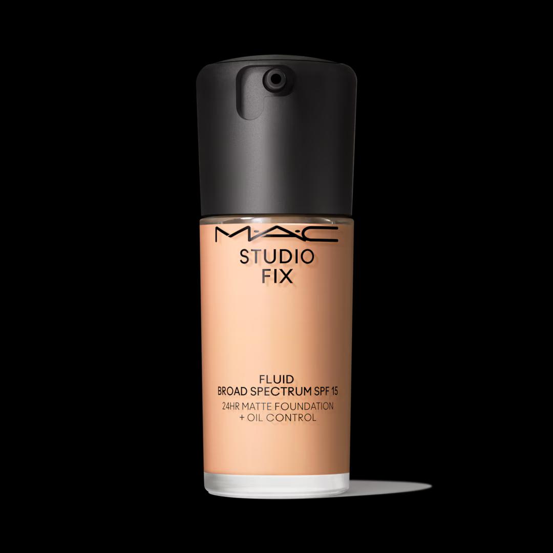 M.A.C - C3.5 - Studio Fix Fluid SPF 15 - Soft Matte Foundation With Hyaluronic Acid