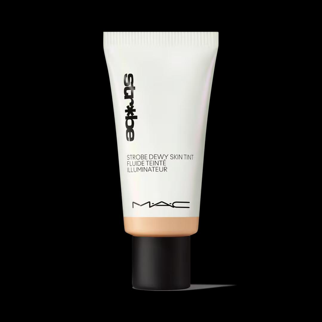 M.A.C - Light 2 - Strobe Dewy Skin Tint Moisturizer